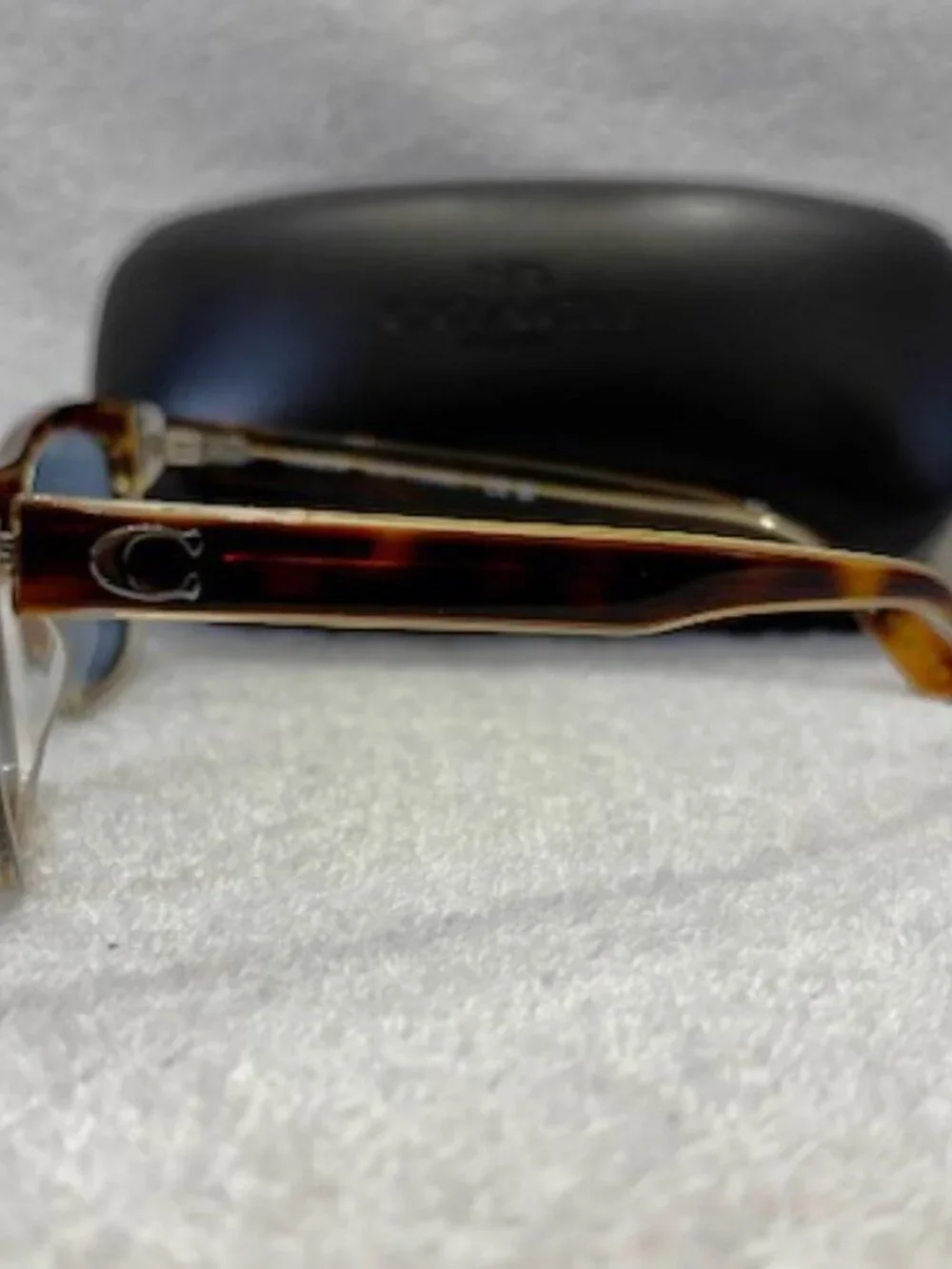 Coach tortoiseshell sunglasses with black logo case NWOT - Picture 7 of 9